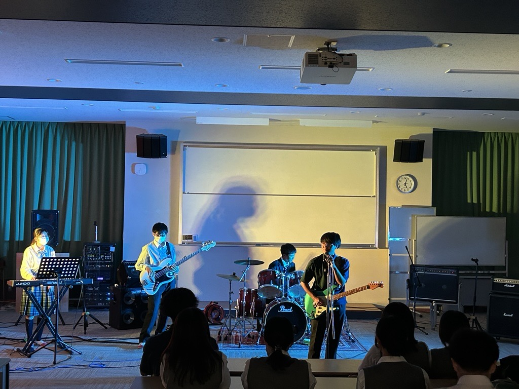 軽音楽部1年生ライブ3　